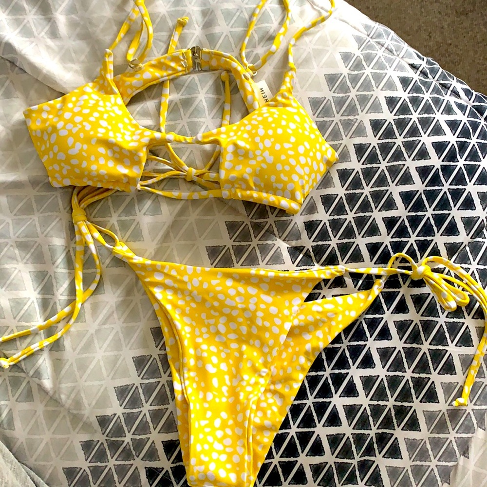 Yellow polkadot bikini